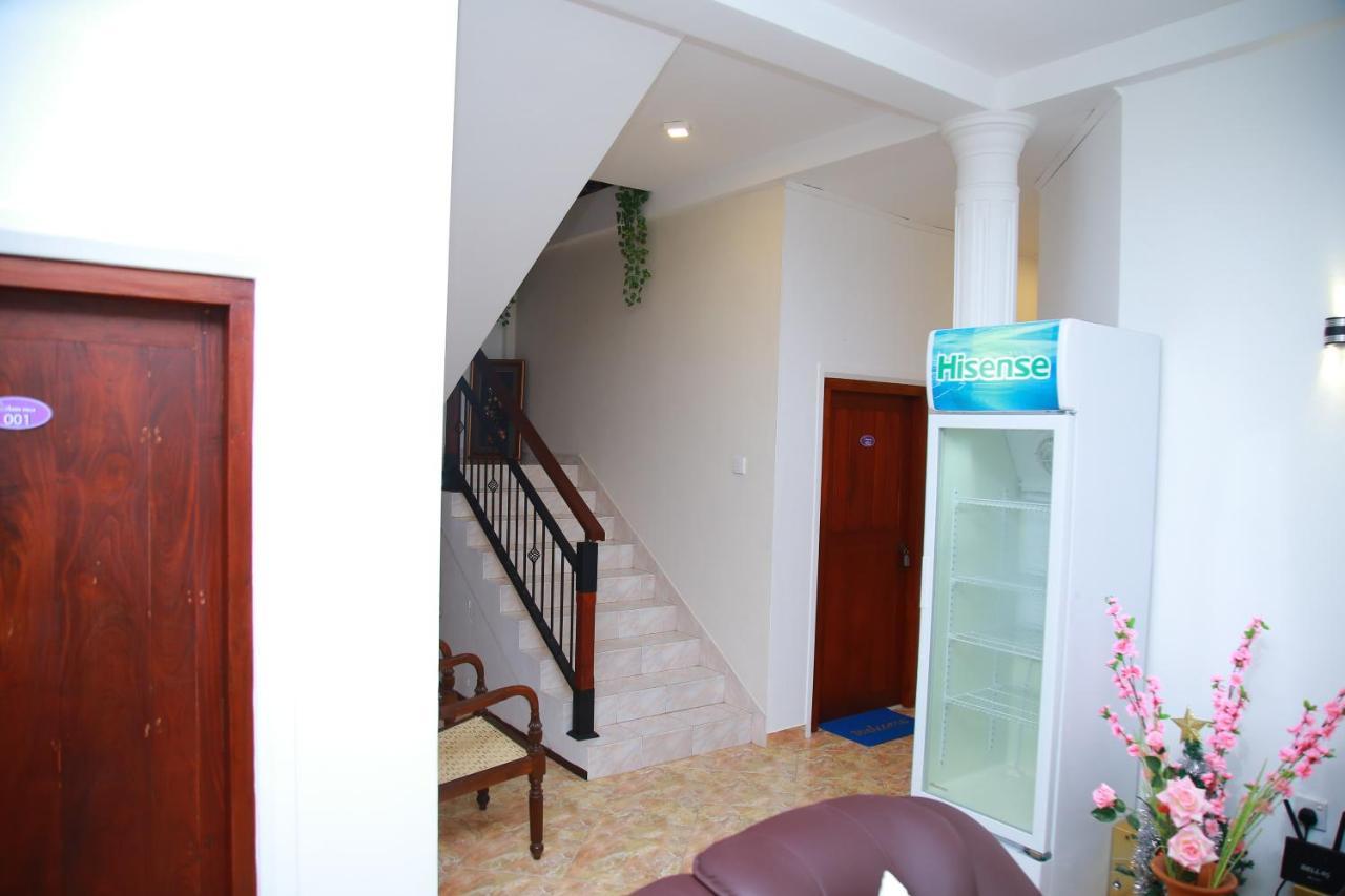 Aken Villa Хиккадува Экстерьер фото